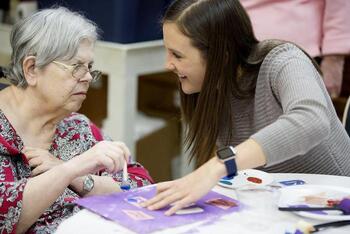 Columbus Dispatch Photo - art program with OUHCOM Dublin